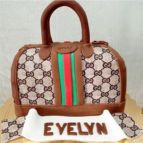 gucci torta con simbolo e scritta|gucci bag cake.